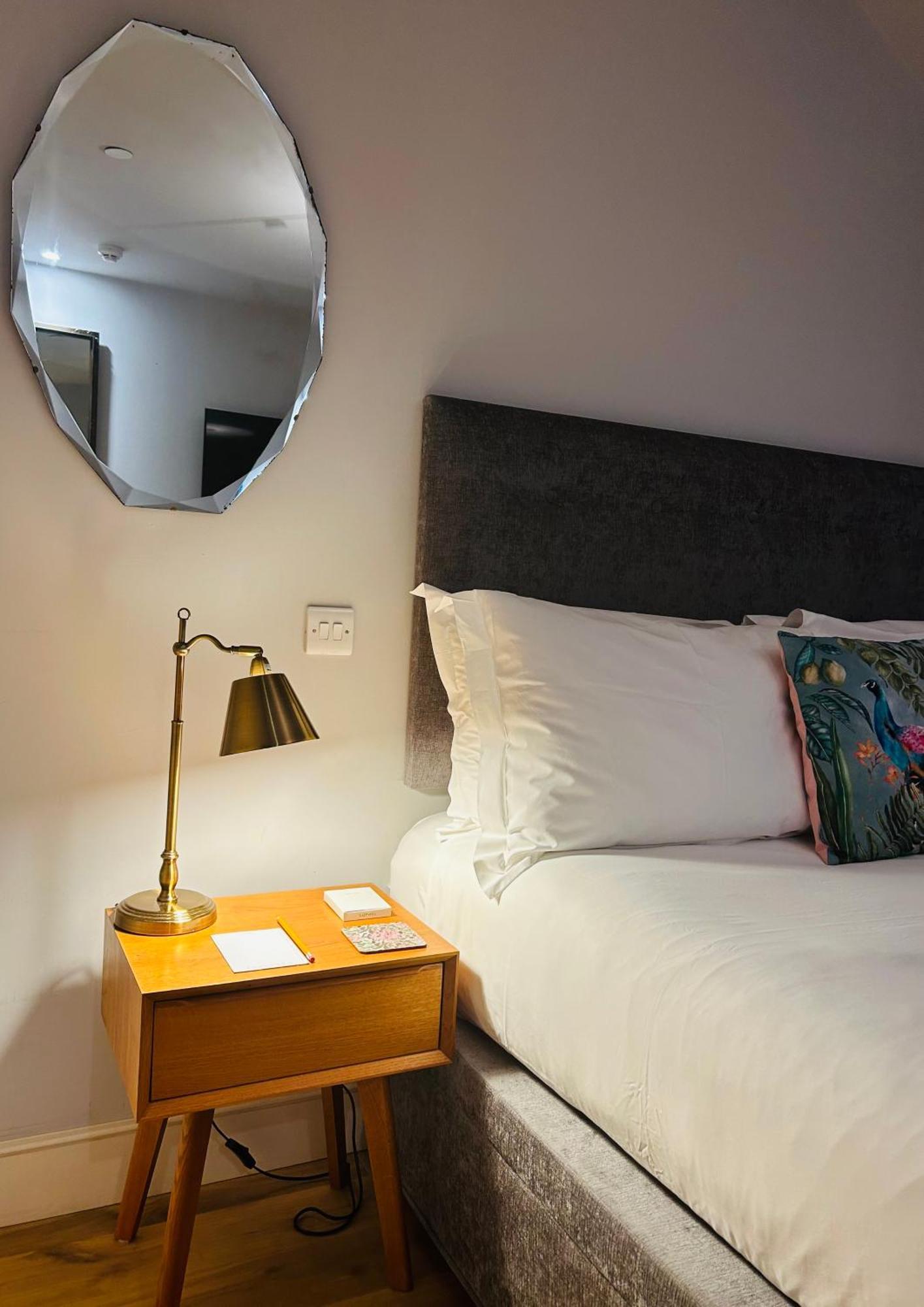 Hotel Eight à Bath Extérieur photo